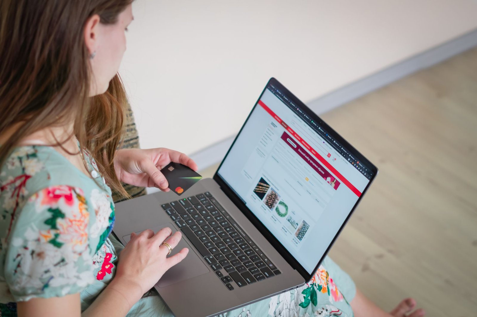 Interface d'un site e-commerce optimisé pour le Black Friday en France.