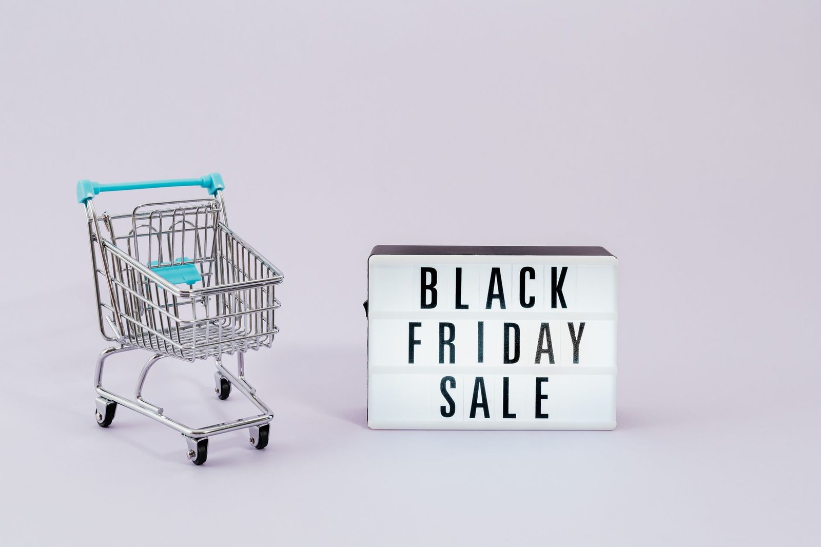 Représentation d'une semaine de promotions intenses pour le Black Friday.