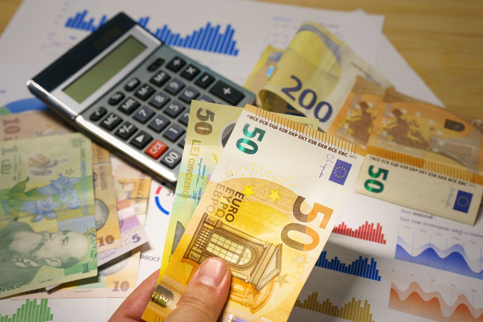 Tableau comparatif des budgets SEO local par type d'entreprise à Paris