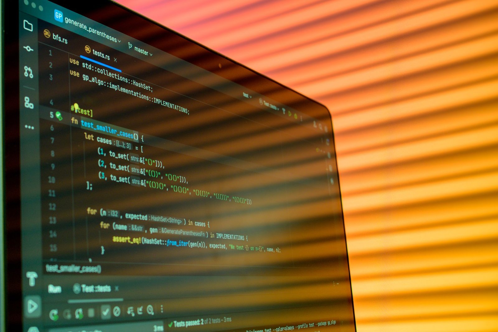 Comparaison visuelle entre les interfaces no-code et low-code