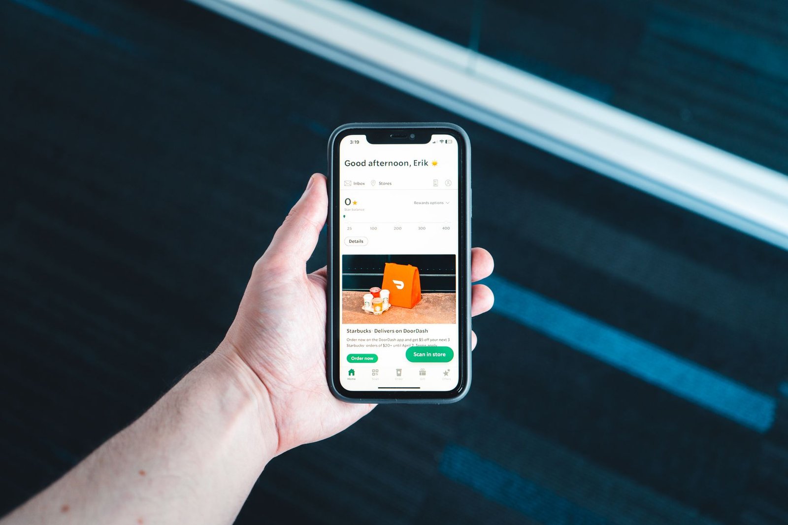 Interface utilisateur d'une application de livraison de repas avec suivi de commande