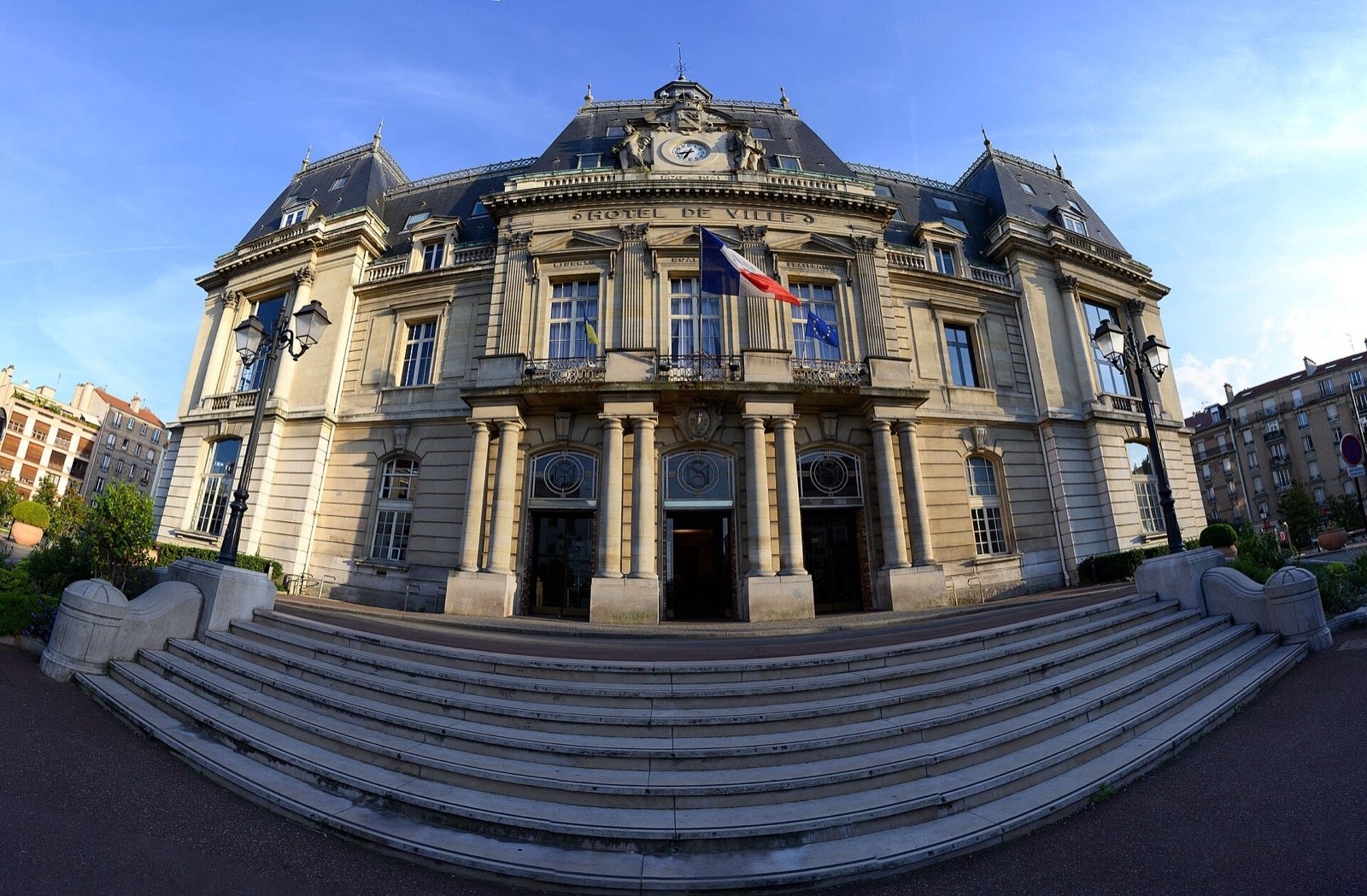 Développement d'applications mobiles à Saint-Maur-des-Fossés — Skyward Agency