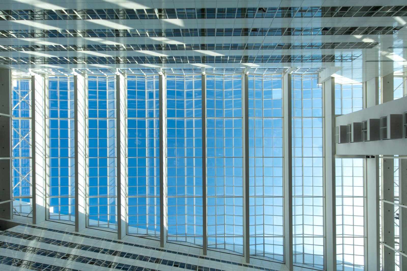 Comparaison visuelle des architectures de bases de données NoSQL et SQL