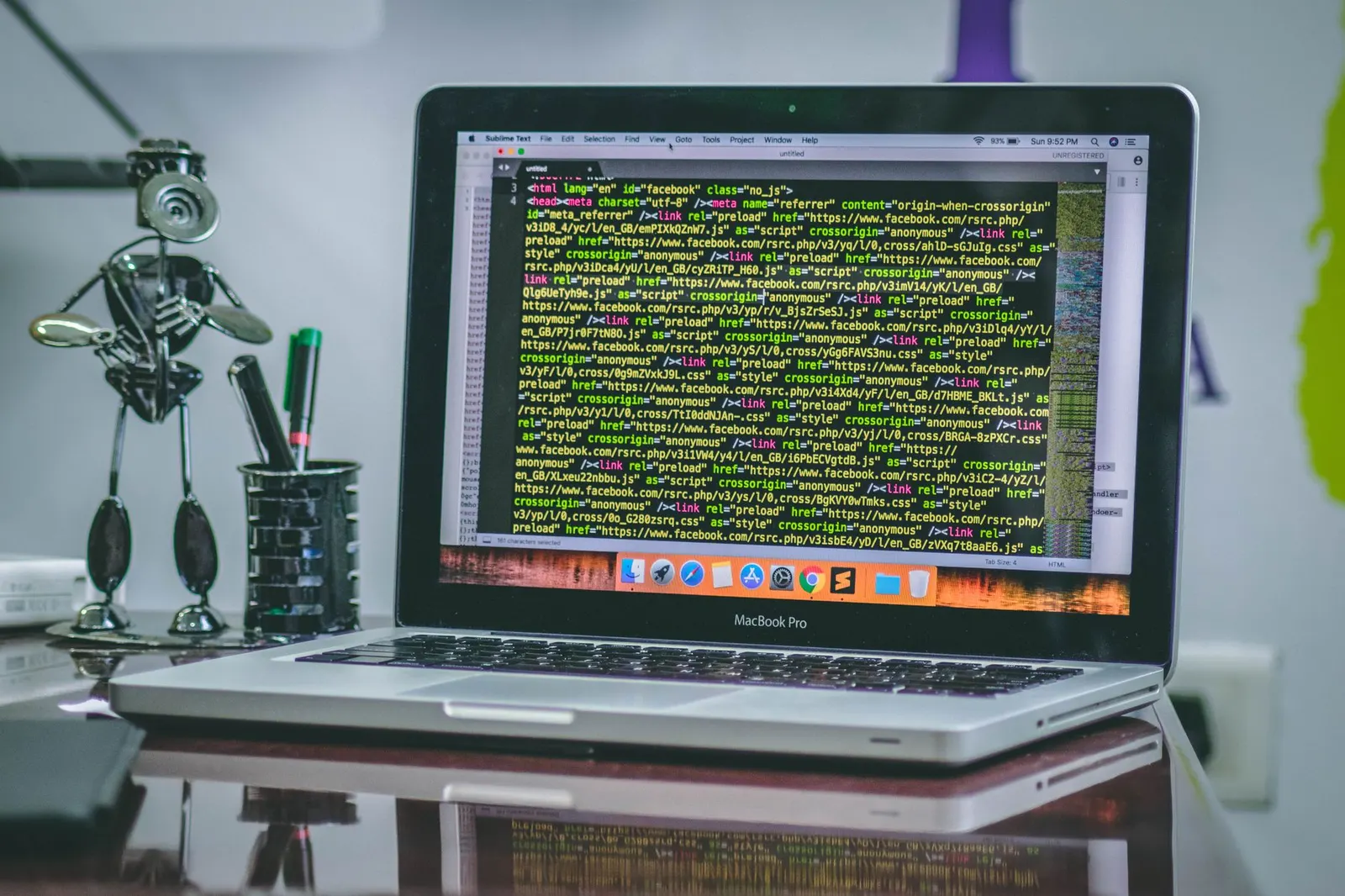 Équipe d'experts discutant d'un projet de refonte de site web, agence web refonte