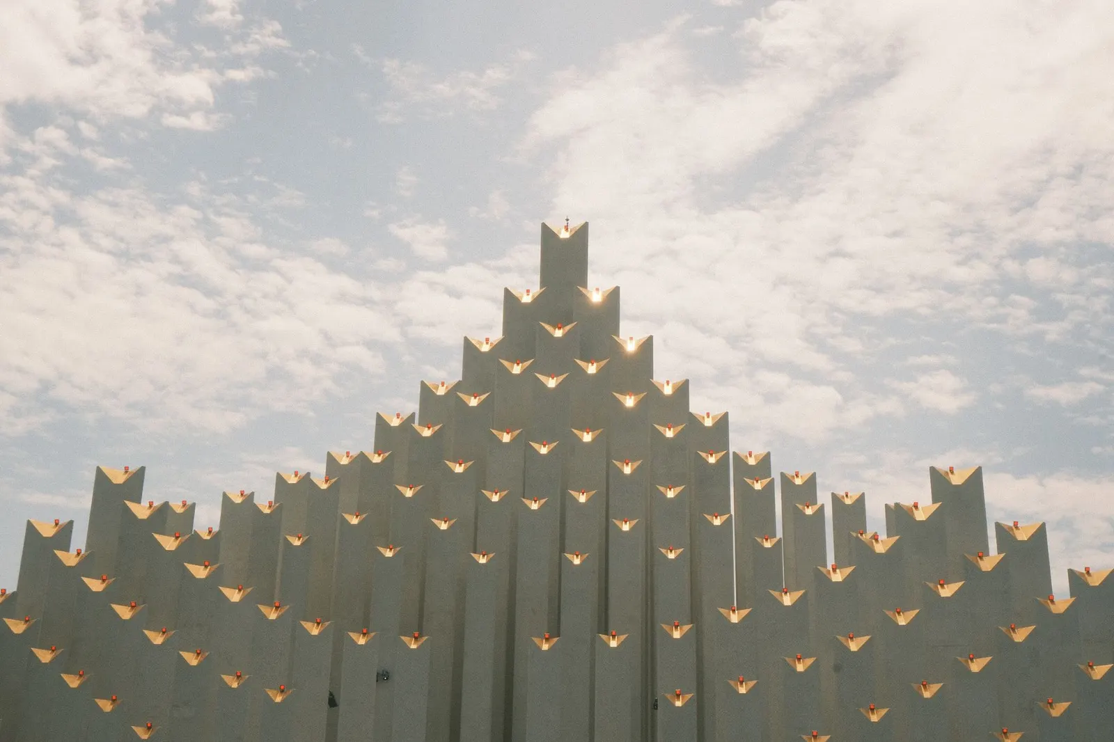 Schéma d'architecture serverless Cloudflare et EmDash, emdash alternative wordpress