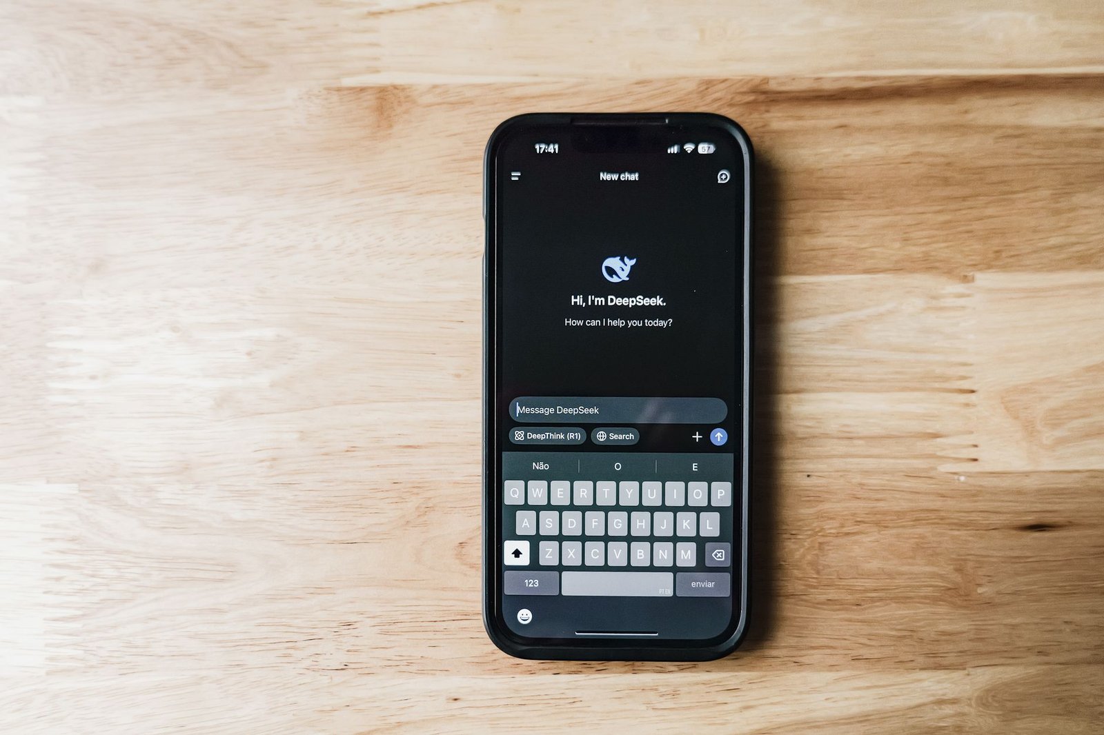 Interface de chatbot d'entreprise sur un écran d'ordinateur