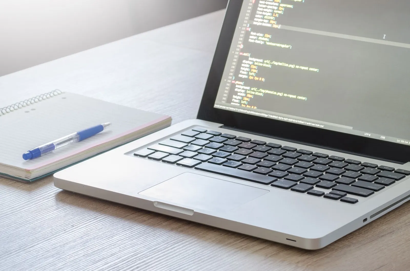 Équipe au travail — Quelles sont les 6 meilleures agences de création de site web à Île Maurice ?
